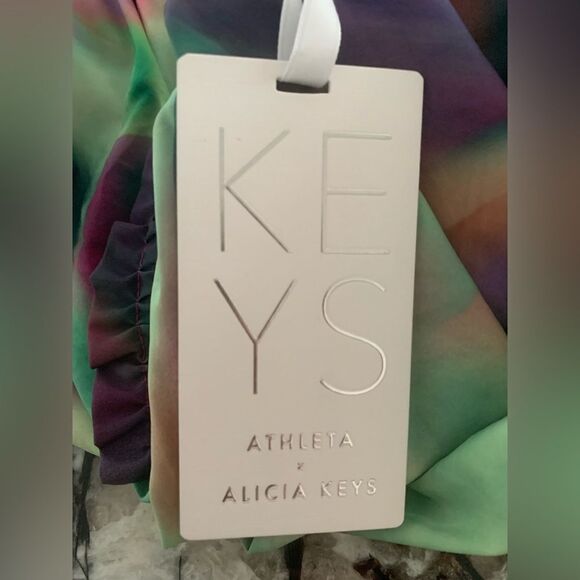 NWT New ATHLETA x ALICIA KEYS Enlighten Up Flutter Short  Rainbow Tie Dye S - Picture 5 of 6